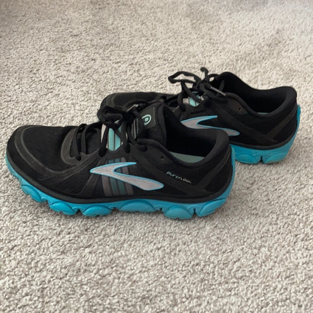 brooks pureflow black and blue sz 7.5